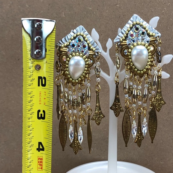 Jack Smile Chandelier Brass Faux Cabochon Rhinestones Crystal Tassel Earrings. - Picture 11 of 11